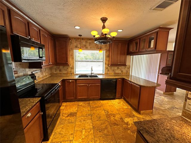 364 NW 107th Ter, Coral Springs, FL 33071