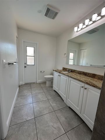 364 NW 107th Ter, Coral Springs, FL 33071