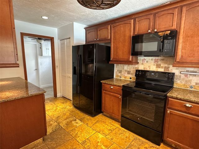 364 NW 107th Ter, Coral Springs, FL 33071