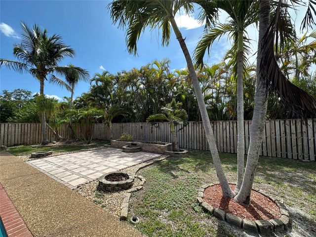 364 NW 107th Ter, Coral Springs, FL 33071
