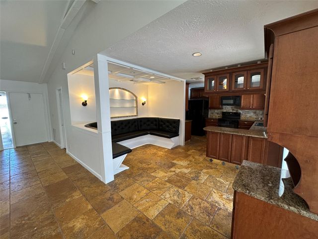 364 NW 107th Ter, Coral Springs, FL 33071