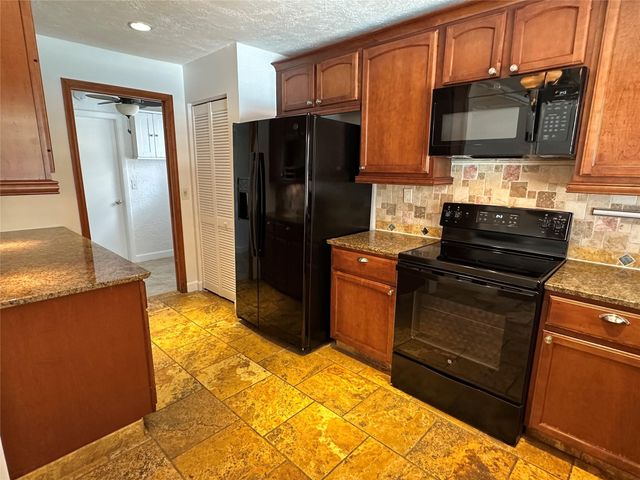 364 NW 107th Ter, Coral Springs, FL 33071