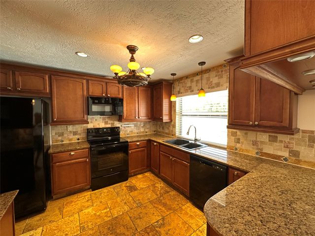 364 NW 107th Ter, Coral Springs, FL 33071