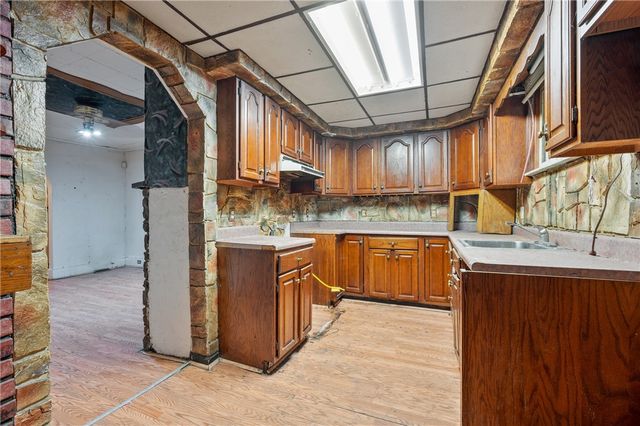 213 Wilbur St, Knoxville, PA 15210