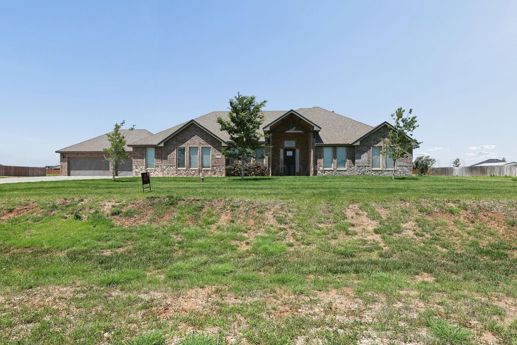 9240 Highland Springs Drive, Amarillo, TX 79119