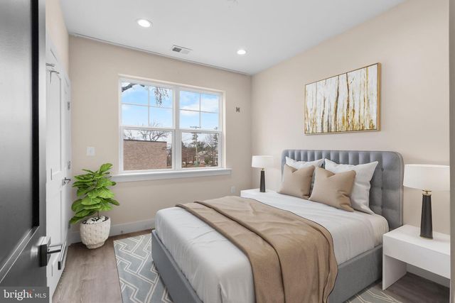 2405 NAYLOR RD SE, Washington, DC 20020