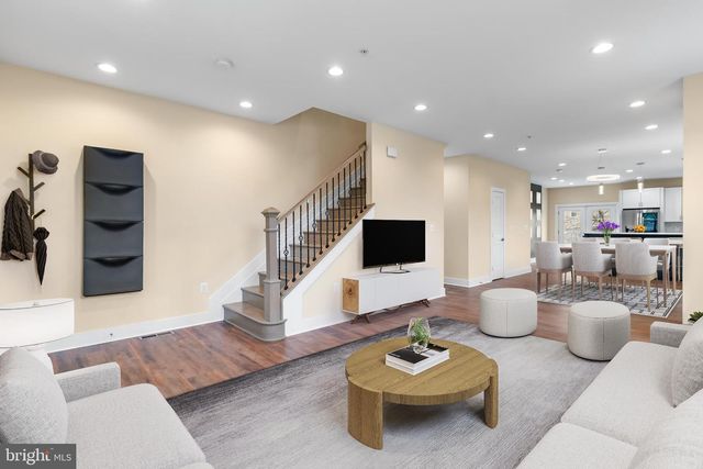 2405 NAYLOR RD SE, Washington, DC 20020