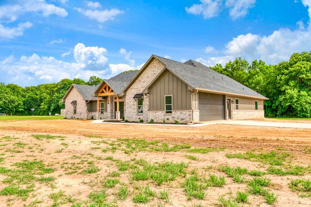 250 Private Road 45855, Blossom, TX 75416
