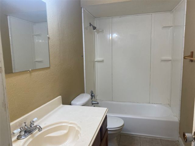 1710 N Travis Street, Sherman, TX 75092