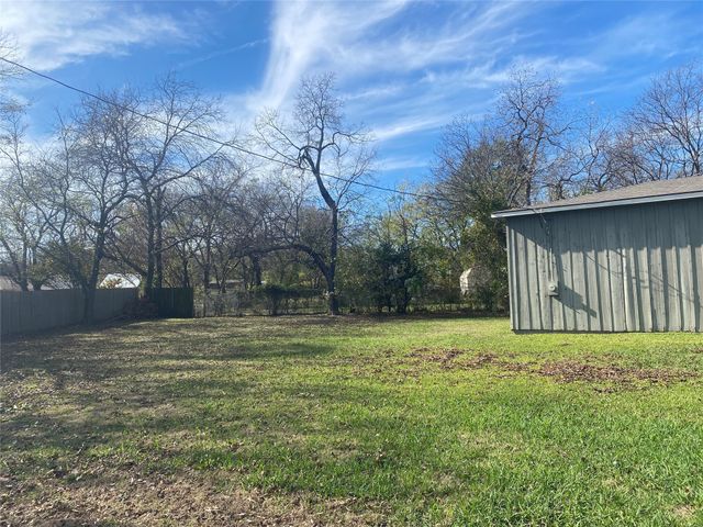 1710 N Travis Street, Sherman, TX 75092