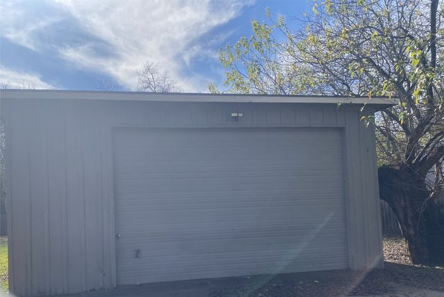 1710 N Travis Street, Sherman, TX 75092