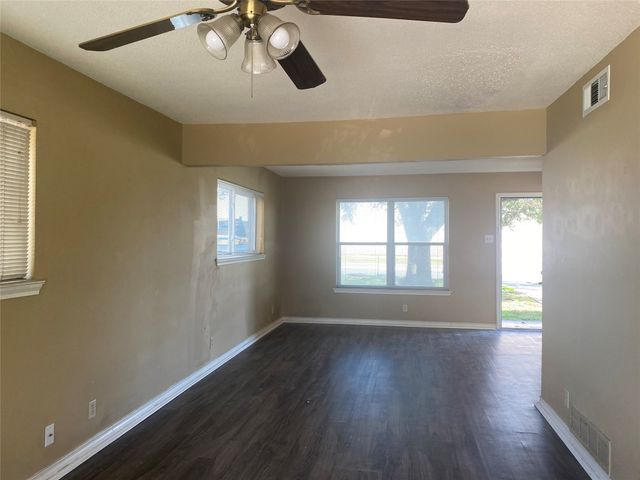 1710 N Travis Street, Sherman, TX 75092