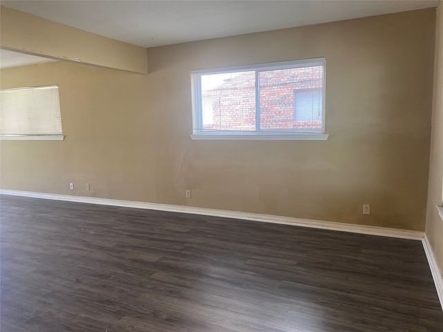 1710 N Travis Street, Sherman, TX 75092