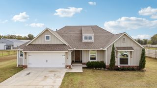 32198 E 67th Place S, Broken Arrow, OK 74014