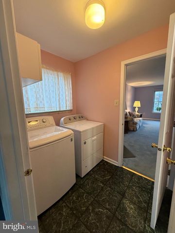 4312 YORKTOWN DR, Upper Chichester, PA 19061