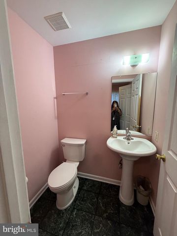 4312 YORKTOWN DR, Upper Chichester, PA 19061