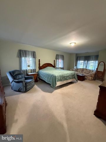 4312 YORKTOWN DR, Upper Chichester, PA 19061