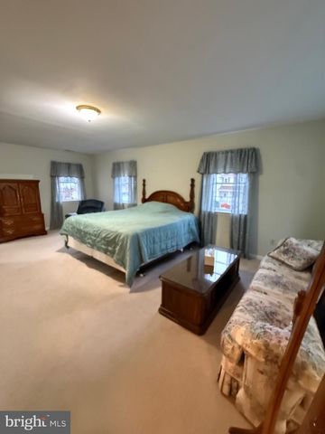 4312 YORKTOWN DR, Upper Chichester, PA 19061