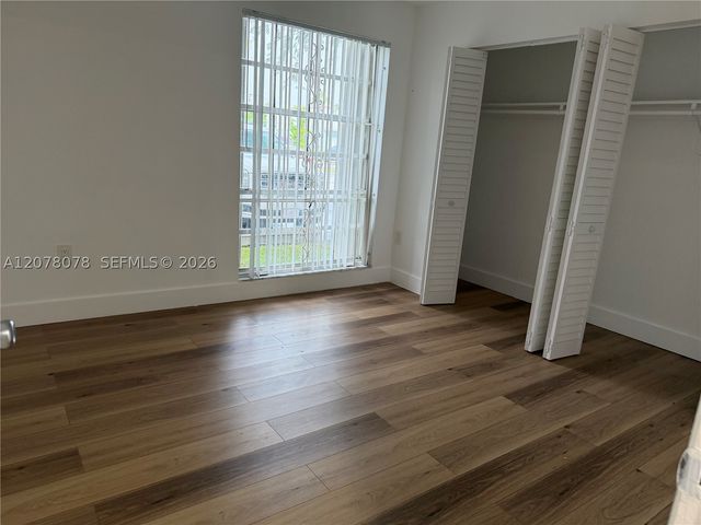 10822 N Kendall Dr S 23, Miami, FL 33176