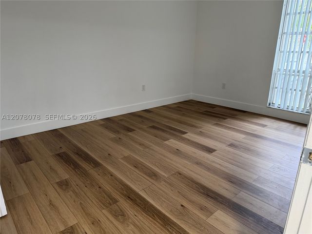 10822 N Kendall Dr S 23, Miami, FL 33176
