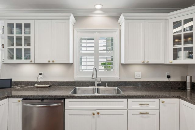 995 Governors Road, Mount Pleasant, SC 29464