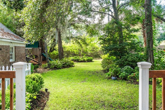 995 Governors Road, Mount Pleasant, SC 29464