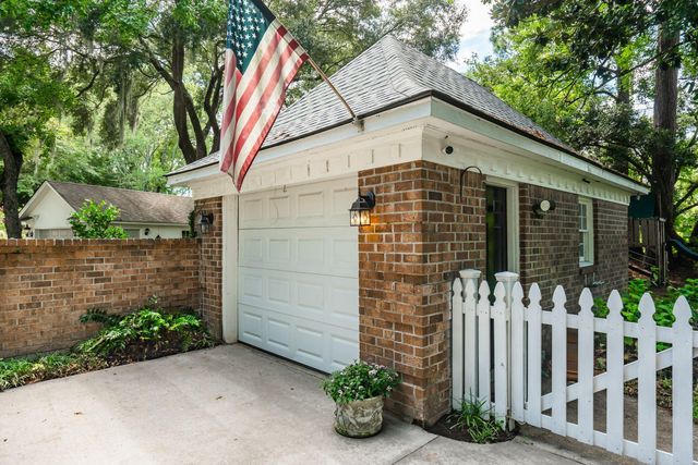 995 Governors Road, Mount Pleasant, SC 29464