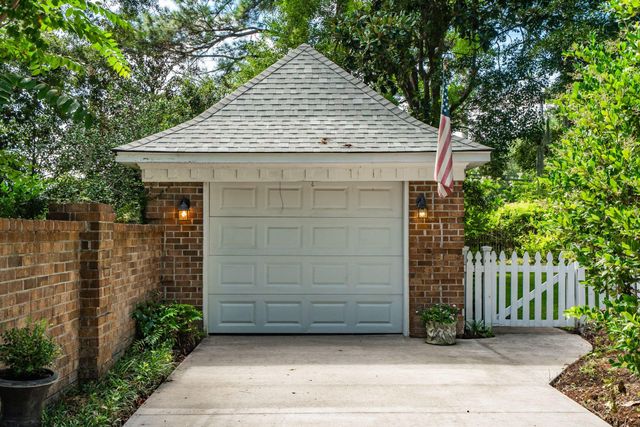 995 Governors Road, Mount Pleasant, SC 29464