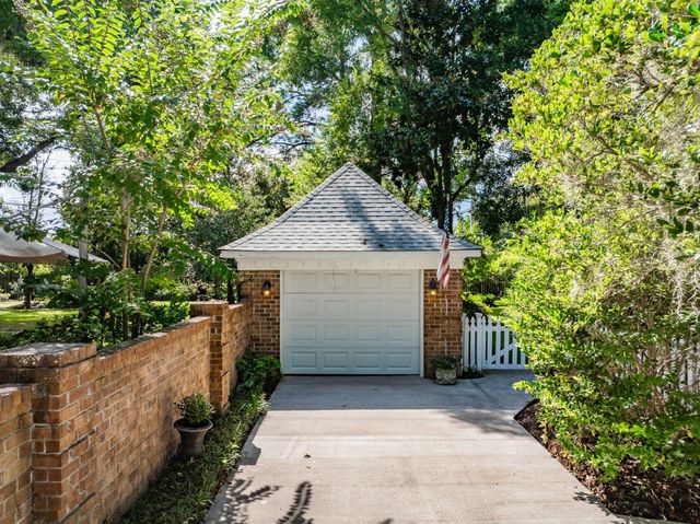 995 Governors Road, Mount Pleasant, SC 29464