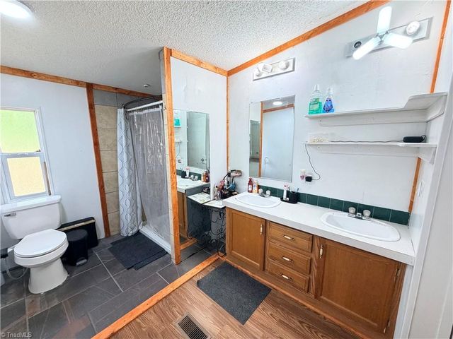 1390 Cb Eller School Road, Elkin, NC 28621