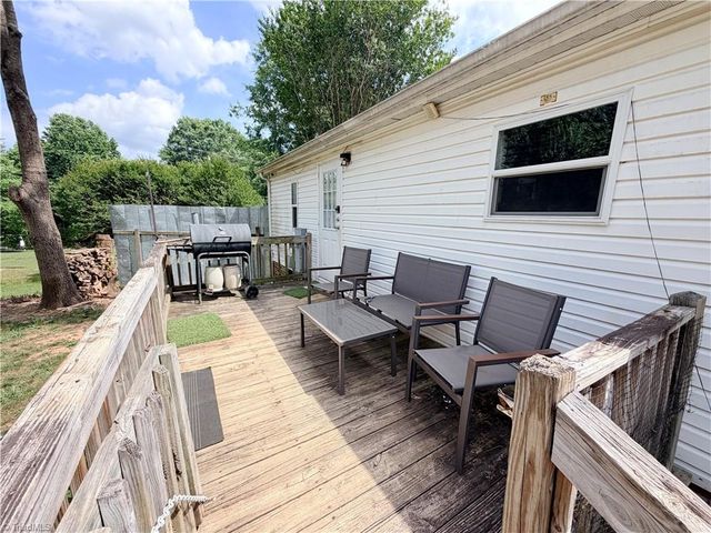 1390 Cb Eller School Road, Elkin, NC 28621