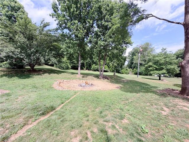 1390 Cb Eller School Road, Elkin, NC 28621