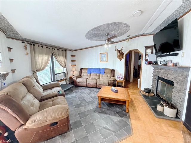 1390 Cb Eller School Road, Elkin, NC 28621