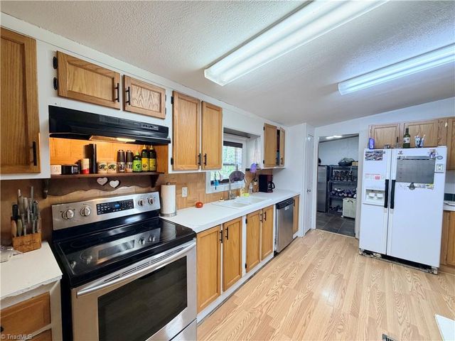 1390 Cb Eller School Road, Elkin, NC 28621