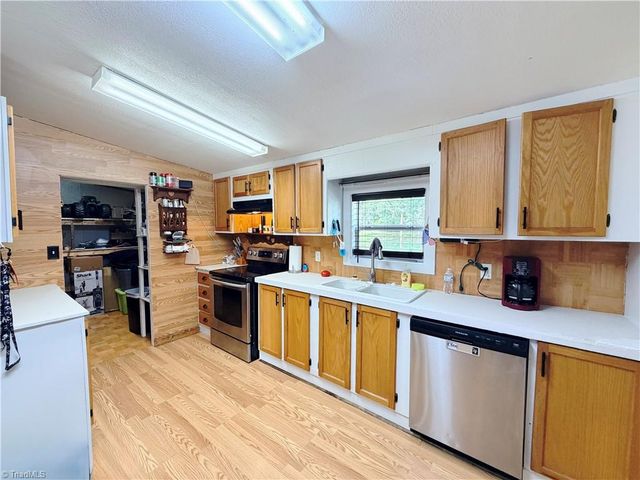 1390 Cb Eller School Road, Elkin, NC 28621