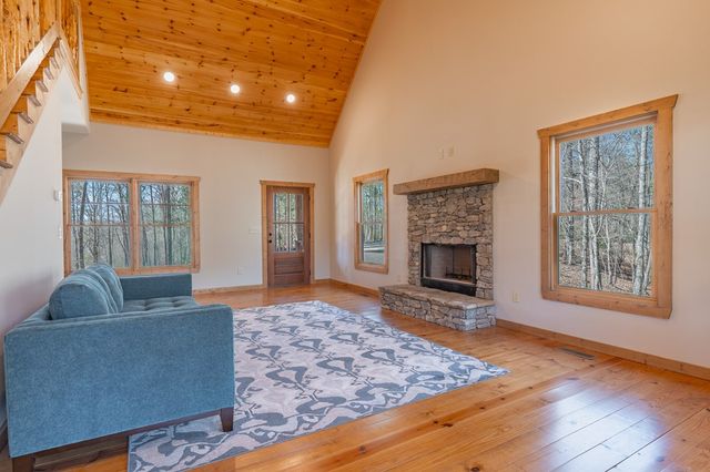 3171 Newport Drive, Ellijay, GA 30540