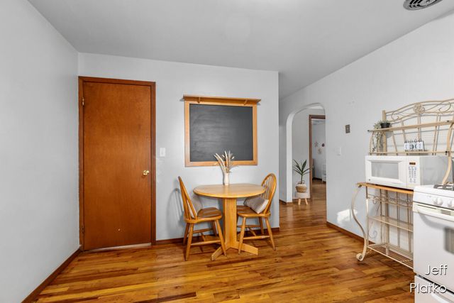 923 W Grove Street, Greenville, MI 48838