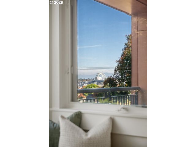 780 Nw WESTOVER Sq 3, Portland, OR 97210
