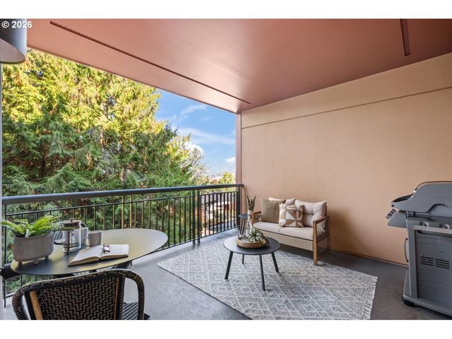 780 Nw WESTOVER Sq 3, Portland, OR 97210