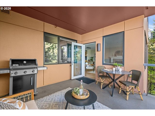 780 Nw WESTOVER Sq 3, Portland, OR 97210
