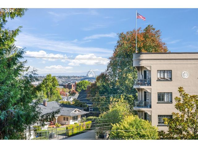 780 Nw WESTOVER Sq 3, Portland, OR 97210