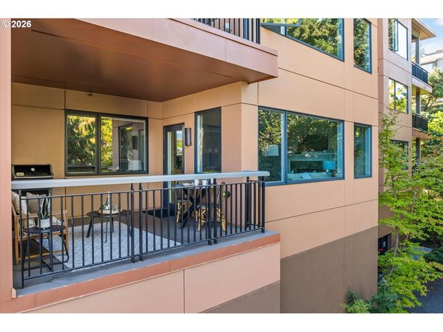 780 Nw WESTOVER Sq 3, Portland, OR 97210