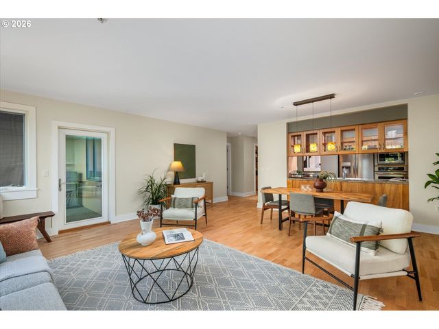 780 Nw WESTOVER Sq 3, Portland, OR 97210