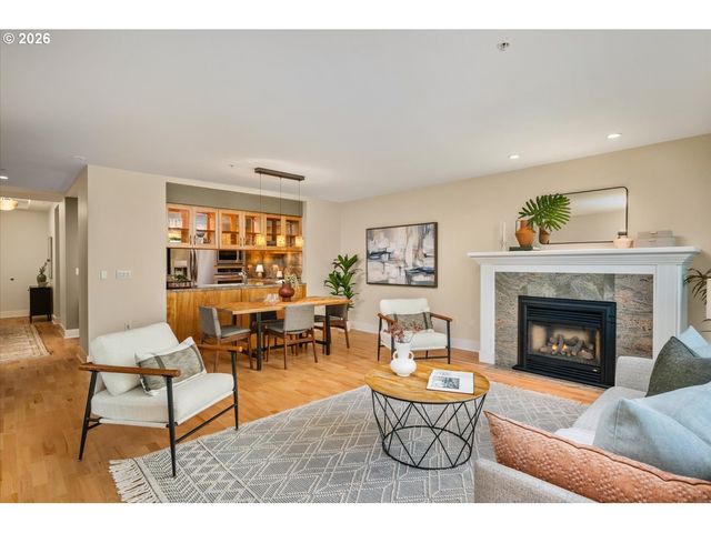780 Nw WESTOVER Sq 3, Portland, OR 97210