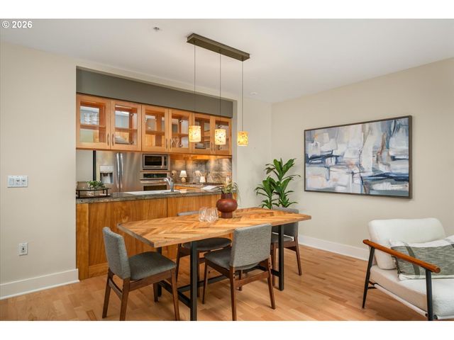 780 Nw WESTOVER Sq 3, Portland, OR 97210