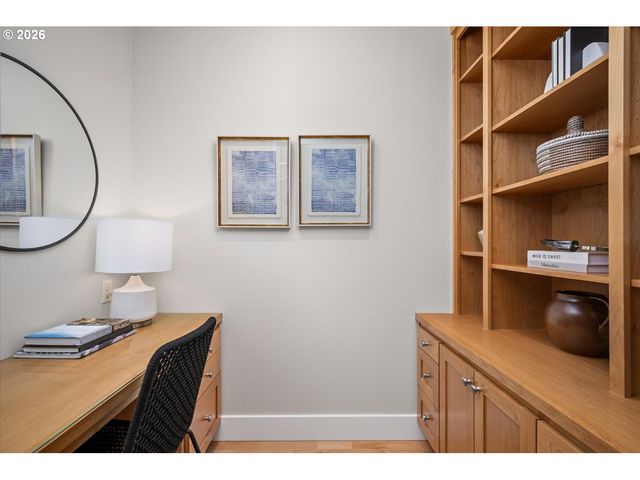 780 Nw WESTOVER Sq 3, Portland, OR 97210