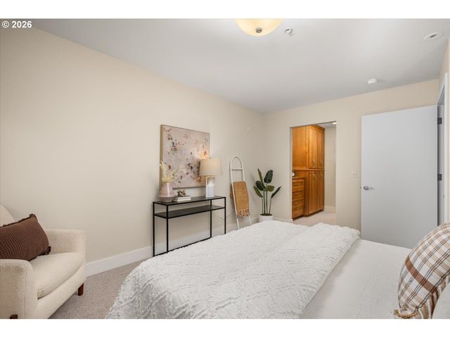 780 Nw WESTOVER Sq 3, Portland, OR 97210