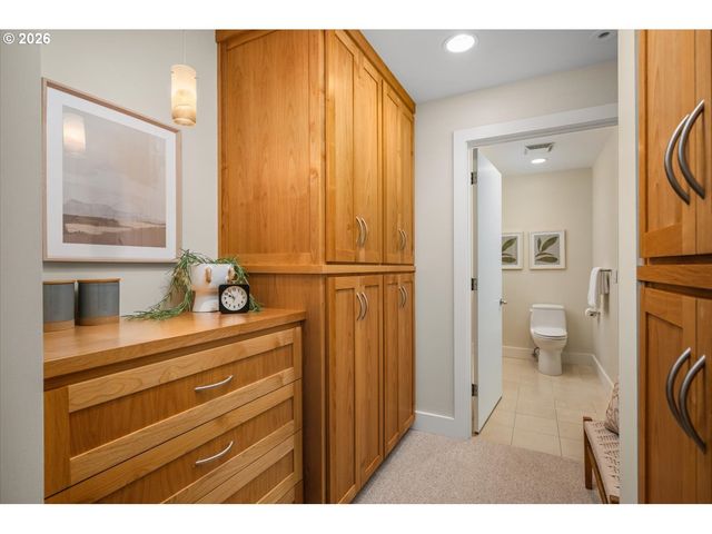 780 Nw WESTOVER Sq 3, Portland, OR 97210