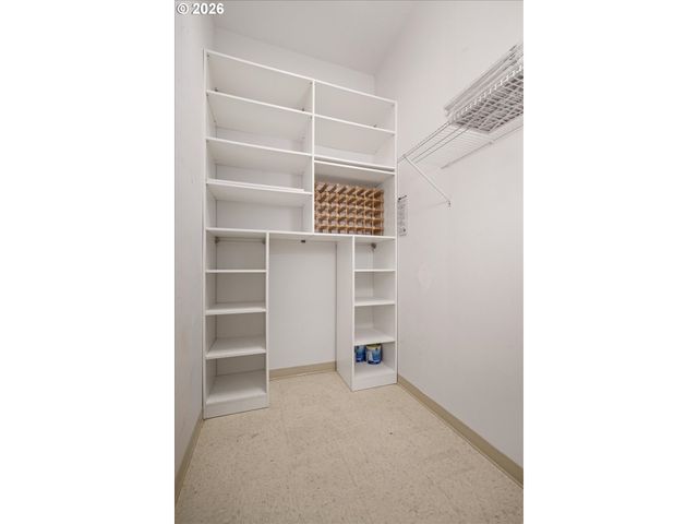 780 Nw WESTOVER Sq 3, Portland, OR 97210