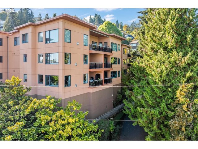 780 Nw WESTOVER Sq 3, Portland, OR 97210